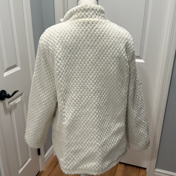 Large reversible jacket super fuzzy - Picture 3 of 8